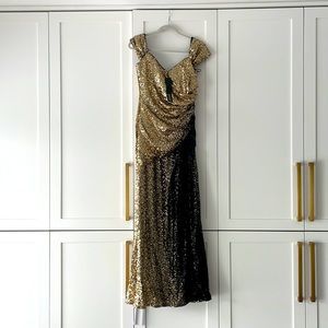 BADGLEY MISCHKA sequence gown. Never worn has tag on it. Size 6